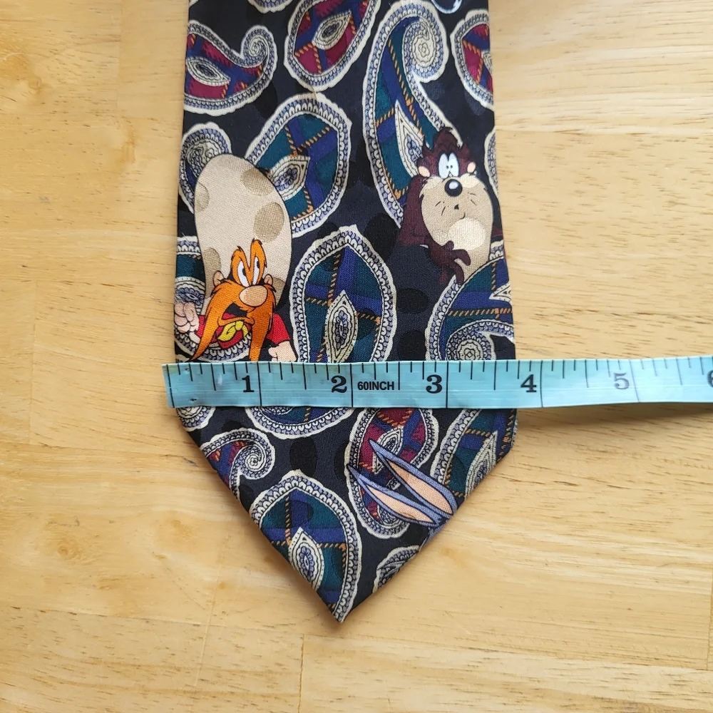 Vintage Looney Tunes Mania Paisley Men's Silk Neck Tie Warner Bros 1994